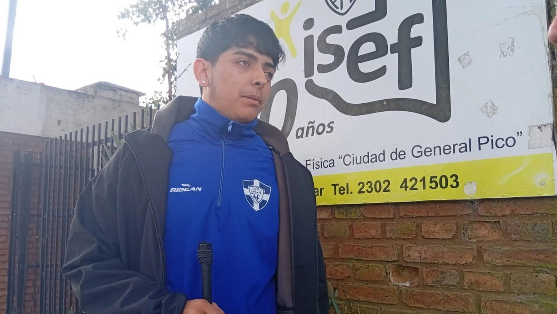 Santa Rosa: La historia del joven ciego que estudia Educación Física