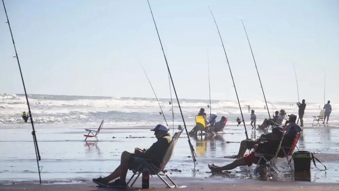 Ganó un concurso de pesca, lo descalificaron y demanda al club organizador