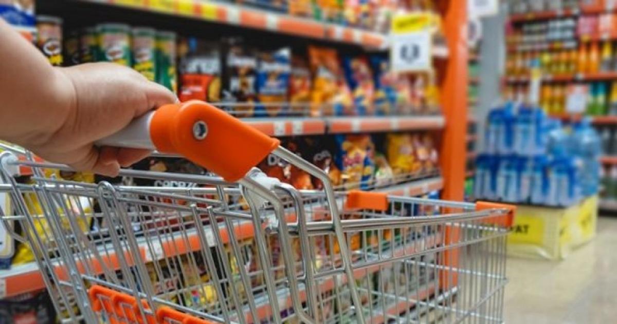 El consumo masivo volvió a caer fuerte en marzo y no se esperan mejoras este año