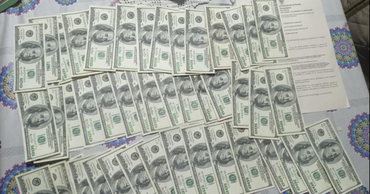 Simuló un asalto a mano armada para quedarse con 4.500 dólares de su trabajo
