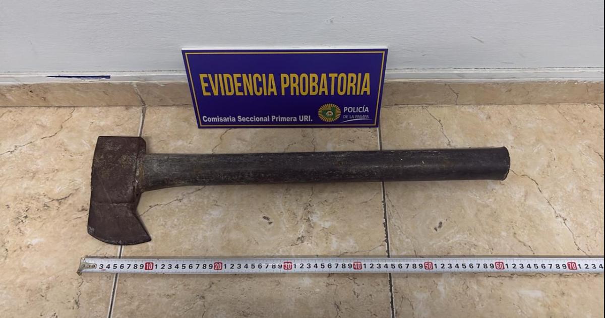 Tres detenidos luego de un ataque con un hacha a una vivienda