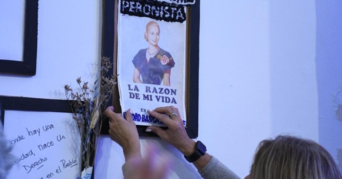 Emotivo homenaje a Evita en la sede del Partido Justicialista