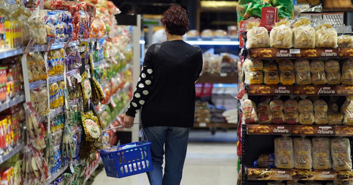 Las ventas en supermercados cayeron 5,1% interanual en marzo