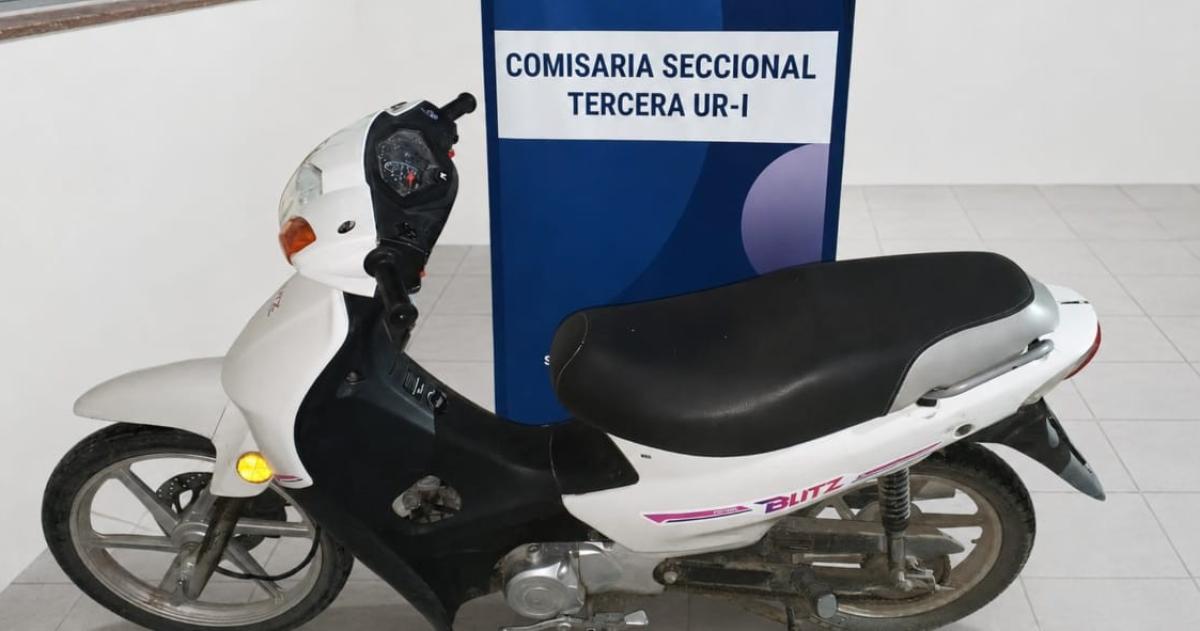 Escapó de un operativo de tránsito y le allanaron la casa: una moto secuestrada