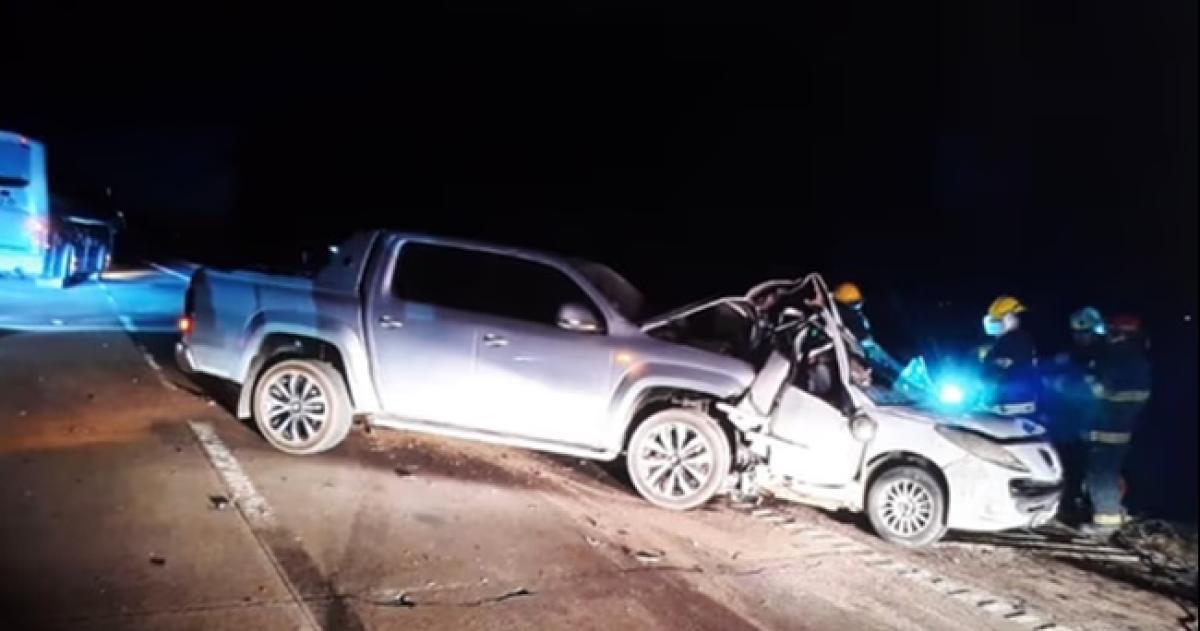 Cinco muertos, entre ellos dos menores, tras un choque sobre la Ruta 6