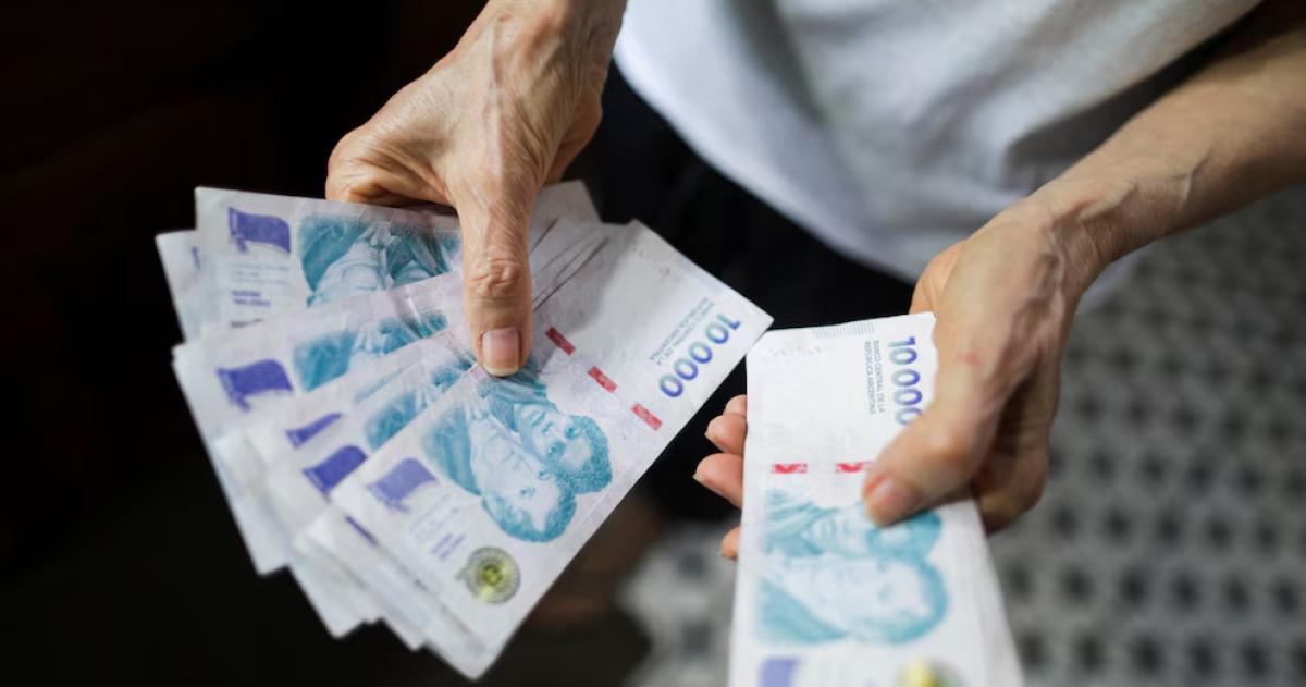 Los argentinos ajustan gastos para llegar a fin de mes y reducen las salidas recreativas