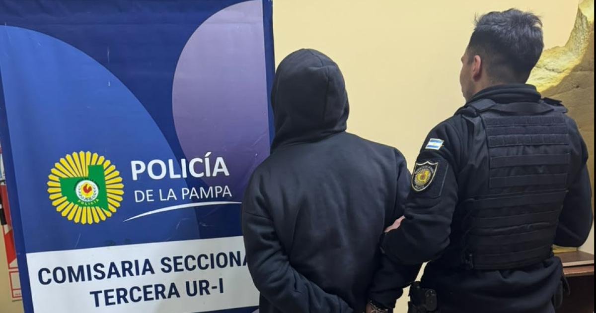 Le negó el "fiado" a un cliente habitual, la amenazó de muerte y le robó