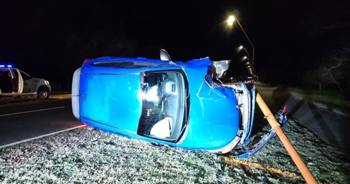 Despiste, choque y vuelco en el acceso a Quemú Quemú 