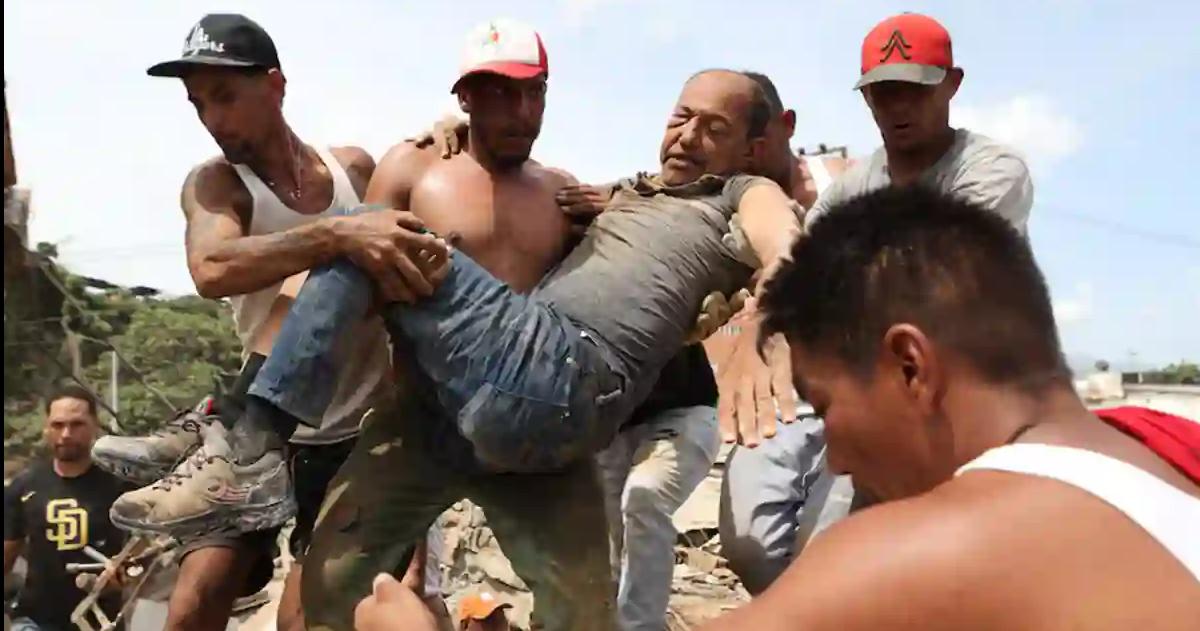 Venezuela: ya hay 235 muertos y la desesperación se traslada a los escombros