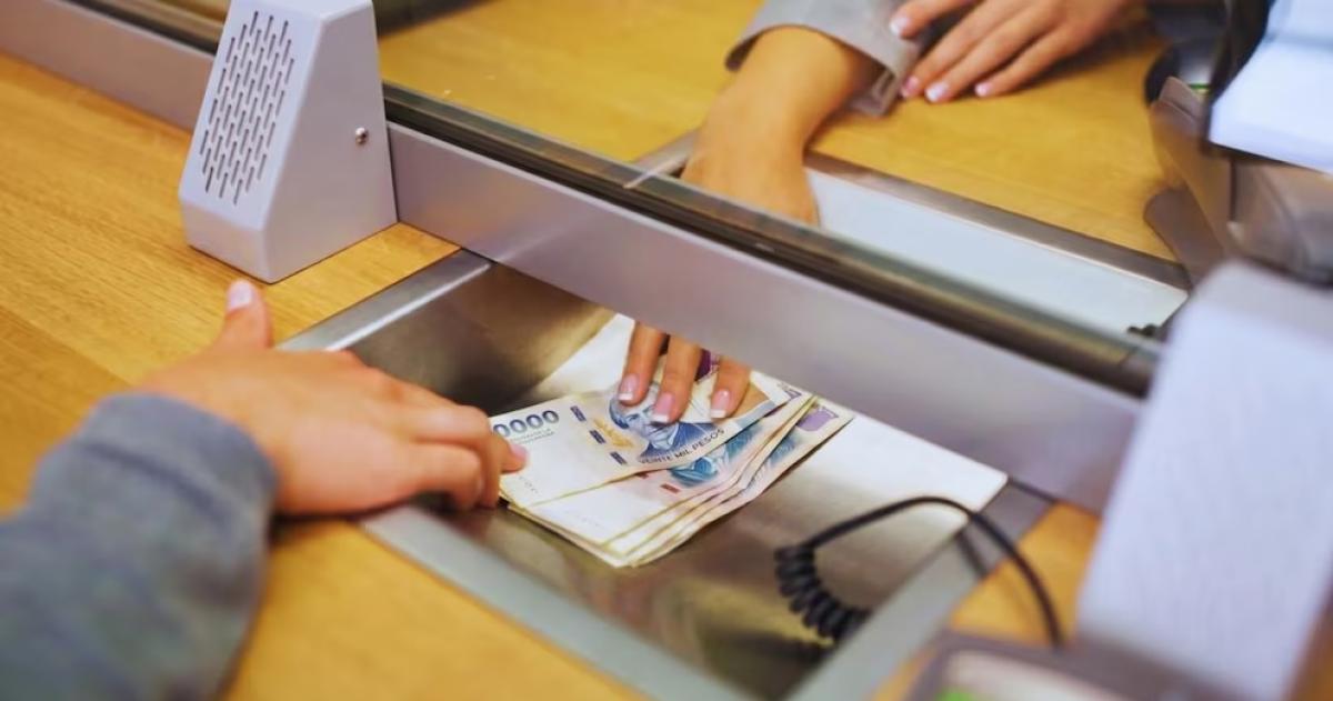 Por qué bajan las tasas de los depósitos, pero las de los préstamos no aflojan