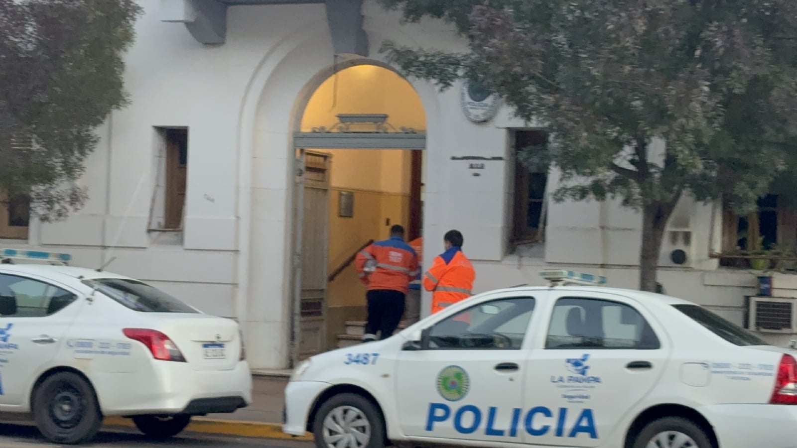 Comisaria Primera : El Sem asistió a un borracho que estaba demorado por una colision-Video