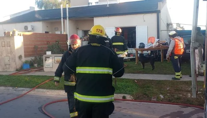 Incendio en el Barrio Federal: cuatro personas hospitalizadas, entre ellas un bebé