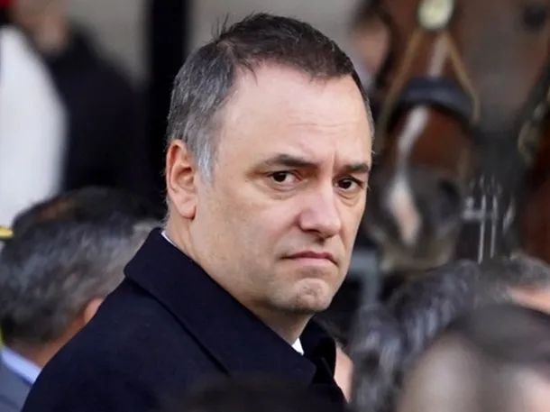 Prohibieron la salida del país a Manuel Adorni por peligro de fuga inminente.