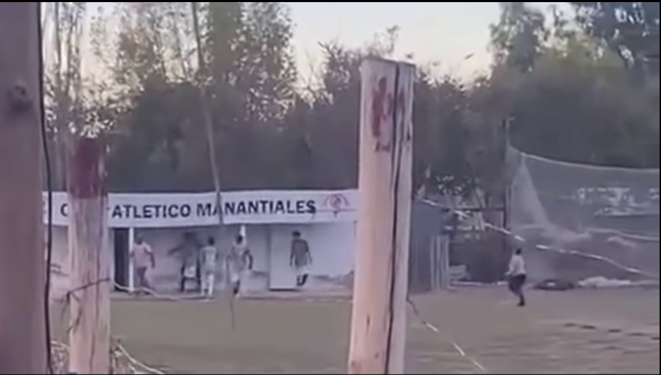 Violencia en el futbol mendocino: Un arbitro tuvo que huir para evitar ser atacado en Tunuyan-Video