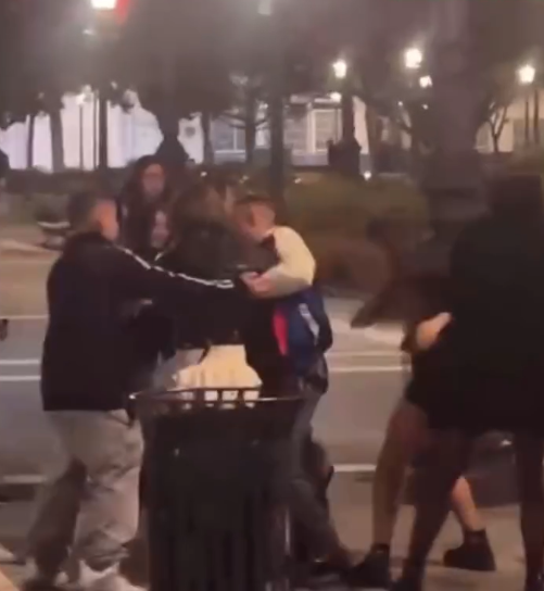Otra pelea entre jóvenes en la noche santarroseña, esta vez en pleno centro