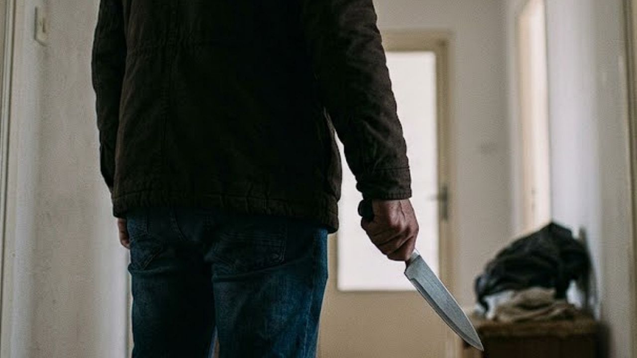 Entró con un cuchillo, robó un arma policial y disparó para escapar: recibió 3 años y medio de prisión