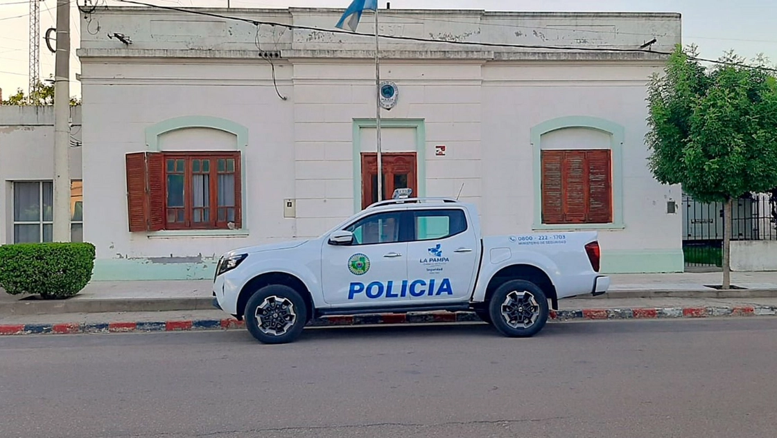 TRAGEDIA: Castex, murió un joven motociclista tras pasar el boulevard impactando contra el cordón cuenta.