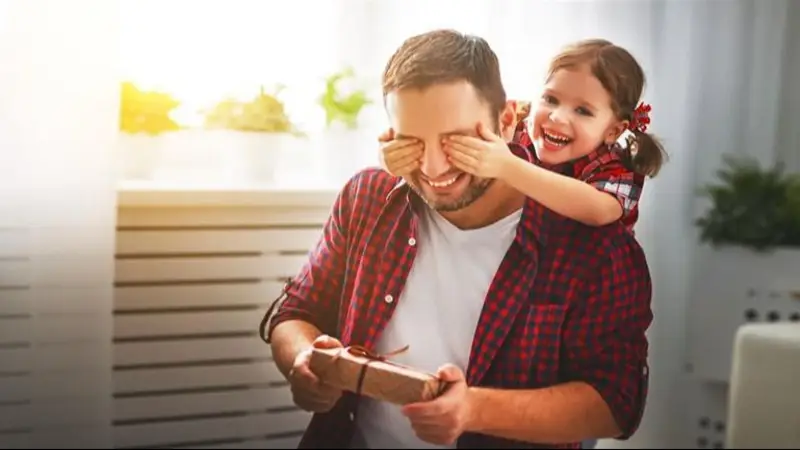 Día del Padre: advierten que la demanda de regalos viene "cautelosa"