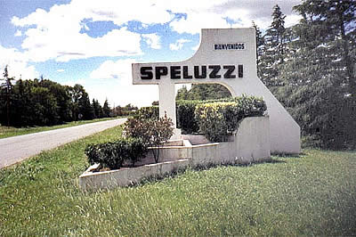 Speluzzi ya es municipio.