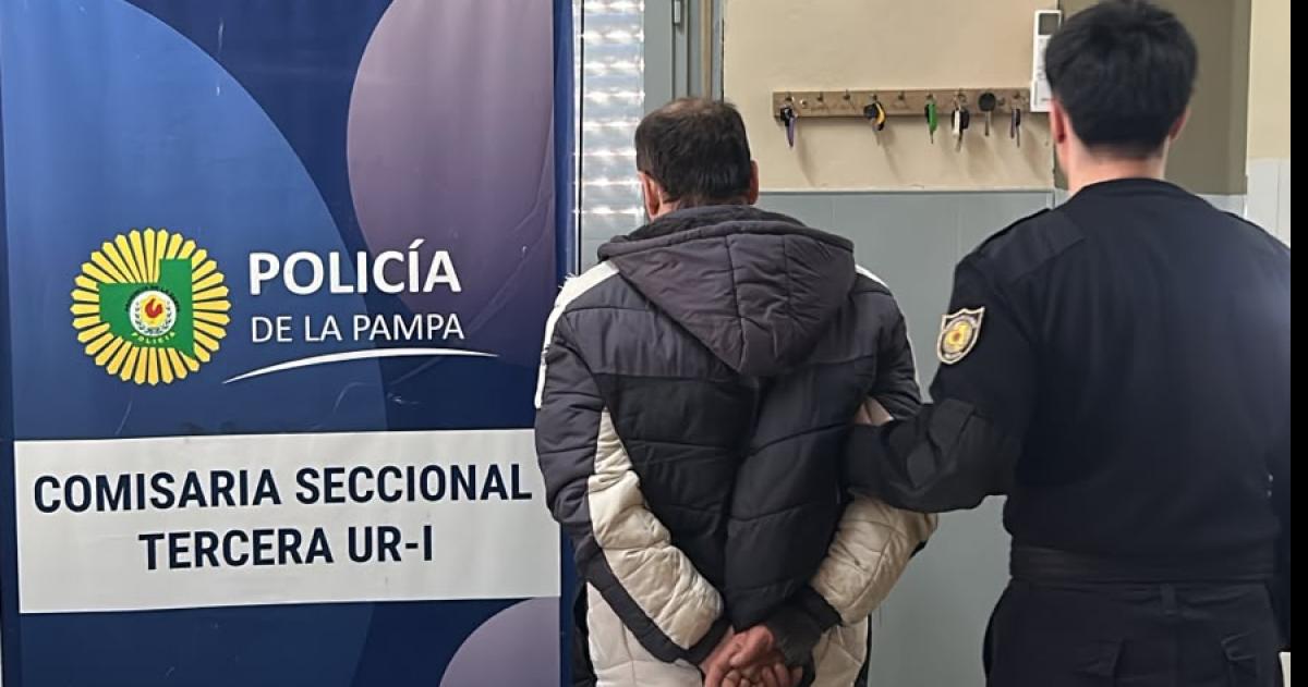 Detuvieron a un hombre en situación de calle tras un intento de robo y un hurto