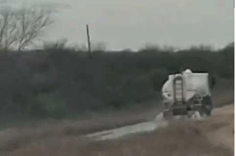 Denuncian que contratista del gasoducto riega con efluentes sobre el acuífero en Acha