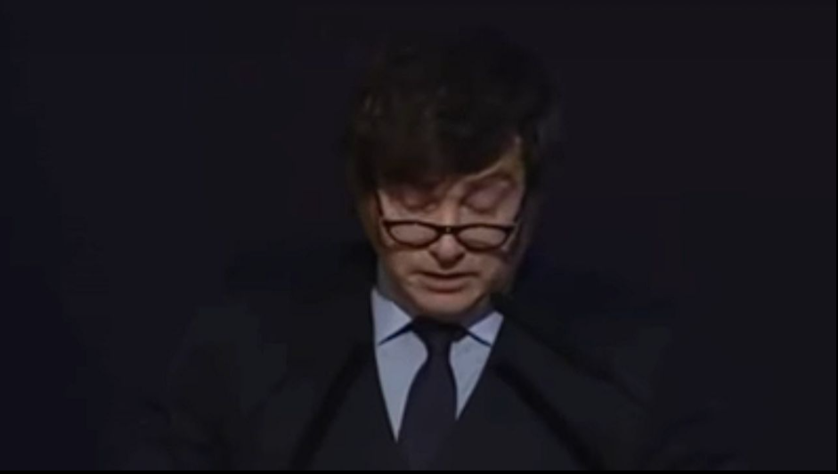 Javier Milei: "La economía no crece por culpa de las de pañuelitos verdes, me parece que asesinar niños nos cuesta caro"-Video
