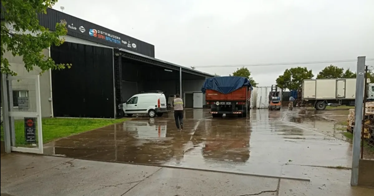 Roban más de $10 millones en una distribuidora de alimentos en Pico