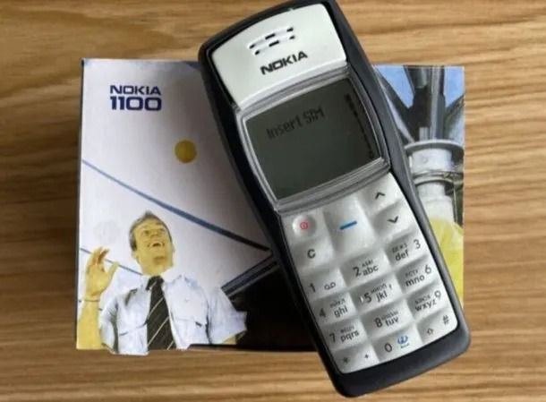 El espíritu del Nokia 1100 está de vuelta: lanzaron un celular que promete hasta 40 días sin cargar
