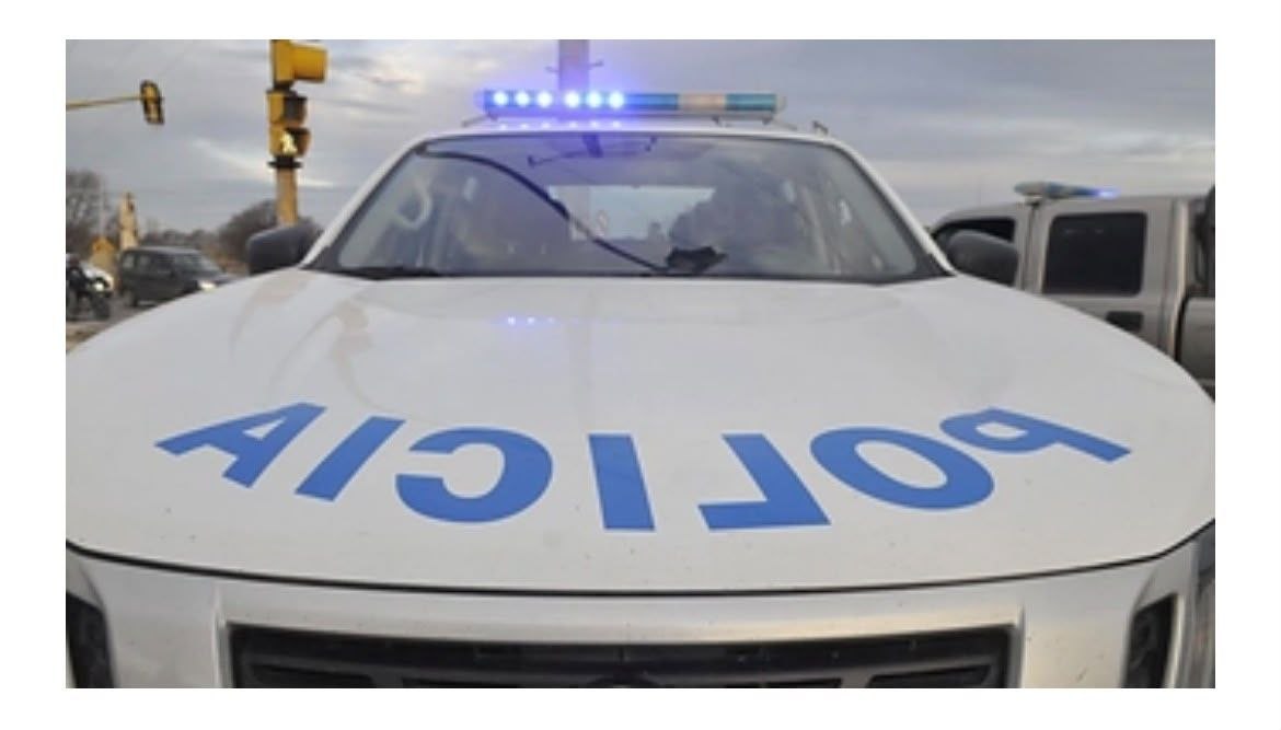 Una mujer deítalo le llevó a arreglar el auto a su chapista de confianza este se vino hasta realicó y lo detuvieron porque traía marihuana.