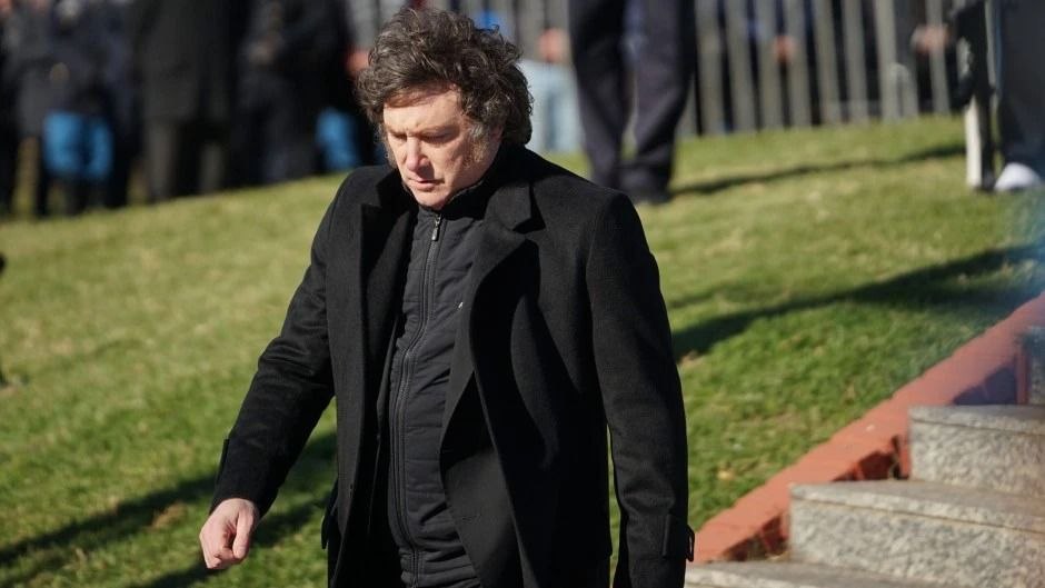 Duro golpe para Milei en las redes: su impacto cayó un 70% y los libertarios admiten que “perdieron la discusión”