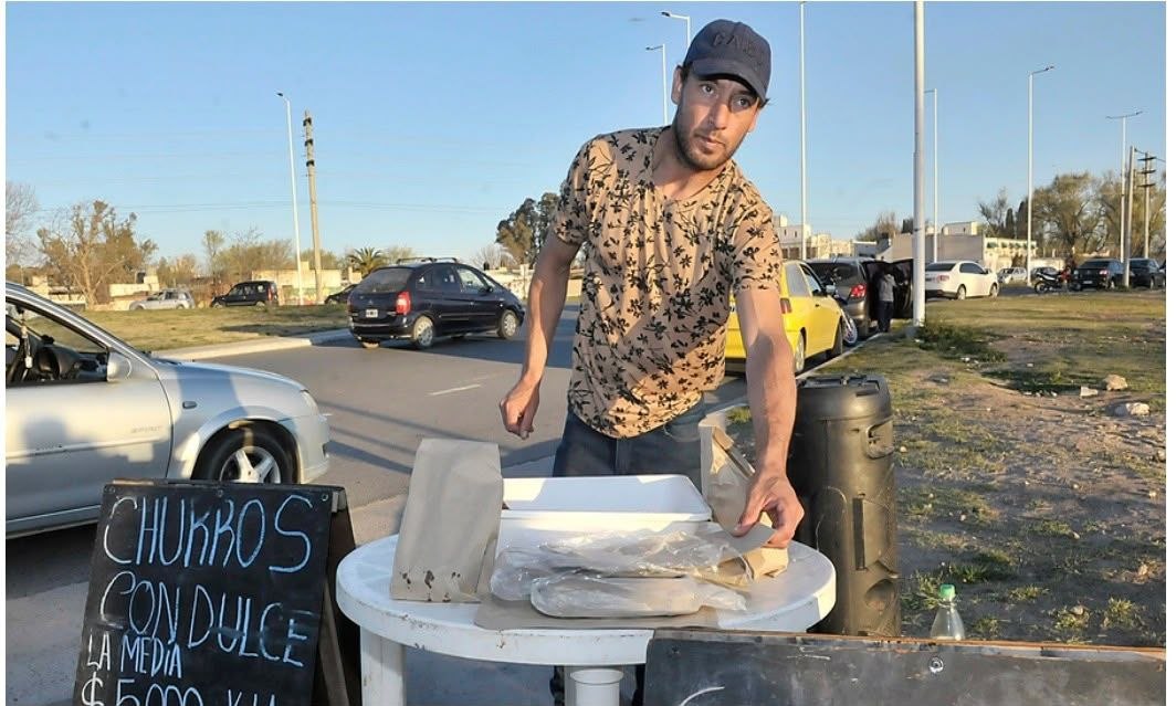 De Castex a Santa Rosa: “Babo” llevó la receta de los famosos churros de su mamá Pochi y sueña con tener su propio local