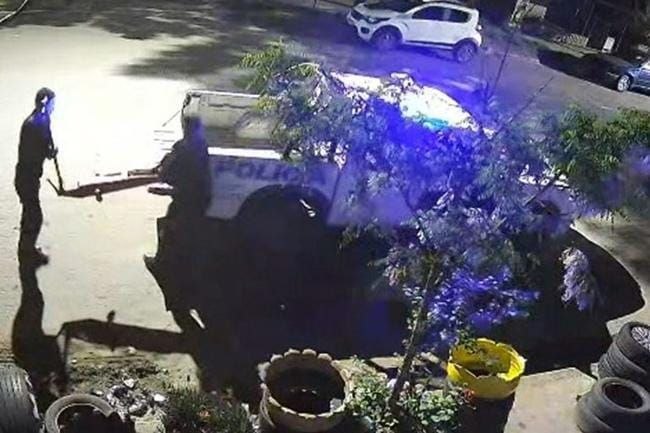 GENERAL PICO: QUIENES NOS CUIDAN ES DE QUIENES TENEMOS QUE CUIDARNOS. DOS POLICÍAS EN UN PATRULLERO ROBARON UN GATO HIDRÁULICO.