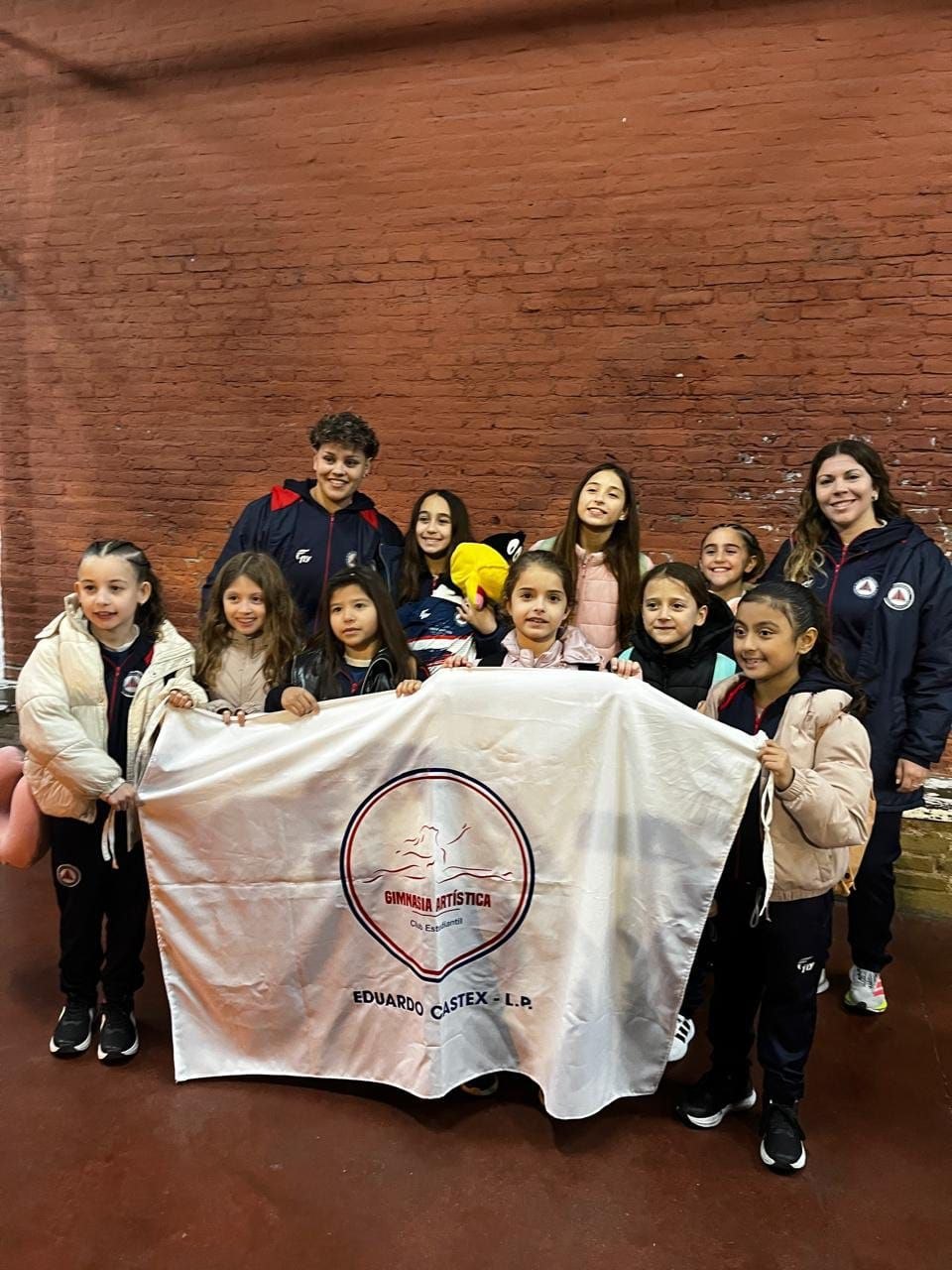 Orgullo castense: nueve jóvenes de gimnasia artística de Estudiantil viajaron a Neuquén para representar a La Pampa