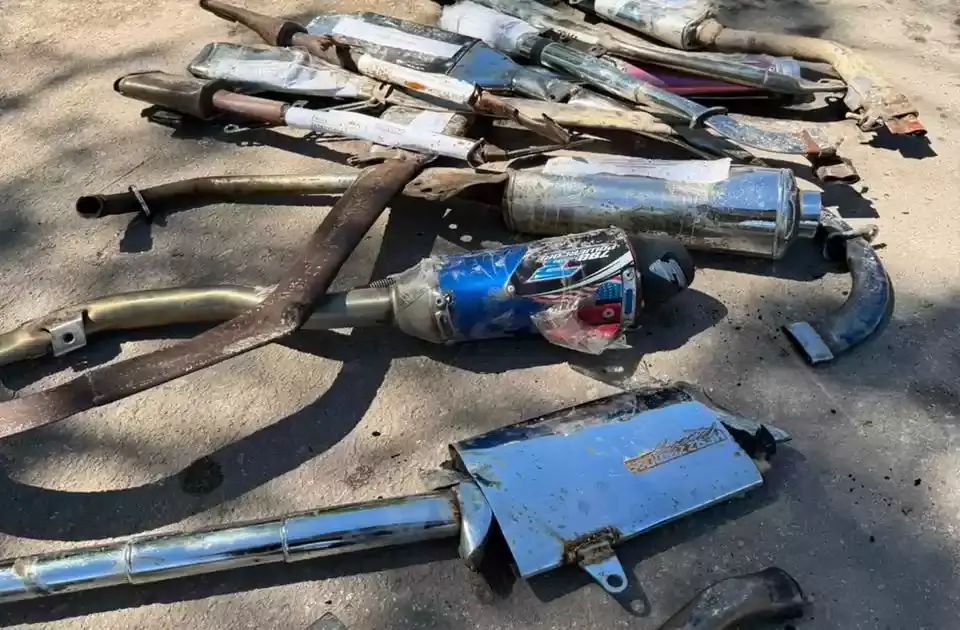 caños de escapes de motocicletas