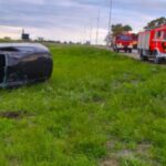 Una mujer terminó lesionada en vuelco en el cruce de rutas 1 y 35