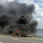 Pérdidas totales en la Ruta 35: camioneta, carro y piletas consumidos por el fuego