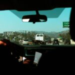 Nuevo revés para los migrantes de California: corren riesgo las licencias de conducir de miles de extranjeros