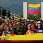 Nicolás Maduro encabezó una marcha en repudio al despliegue militar de Estados Unidos en el Caribe: “Es una coyuntura decisiva”