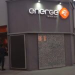 Intentó robar un local, se cortó con el vidrio y el rastro de sangre delató su huida