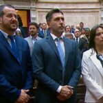 Los comentarios fuera de lugar que se escucharon de un micrófono abierto durante la jura de los diputados electos