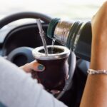 La costumbre que tenés que evitar cuando manejás