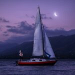 Cuervo, el límite es el agua: la obra que se desarrolla sobre un velero en el lago San Roque