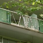 Un especialista explicó por qué se salvó el hombre al que se le cayó un vidrio en la cabeza mientras tomaba un café