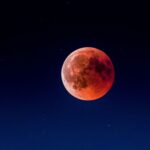 Tras la Luna de Nieve: la fecha del eclipse total que teñirá el cielo de rojo antes del amanecer