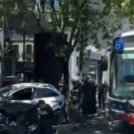 Video: el momento en que un colectivo perdió el control y chocó contra cuatro autos estacionados en Palermo