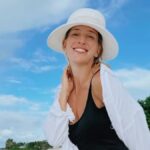 El look tendencia en traje de baño de Luisana Lopilato para este verano