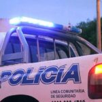 Con el torso desnudo, descalzo y con casi un millón de pesos