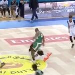 La patada en la cabeza que un basquetbolista cubano que jugó en Argentina le dio a un rival en Dubái