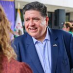 Buenas noticias en Illinois: el anuncio de JB Pritzker que beneficiará el acceso a la salud de millones en el estado