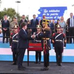 El Gobierno trasladó el sable de San Martín al Regimiento de Granaderos pese a críticas y renuncias